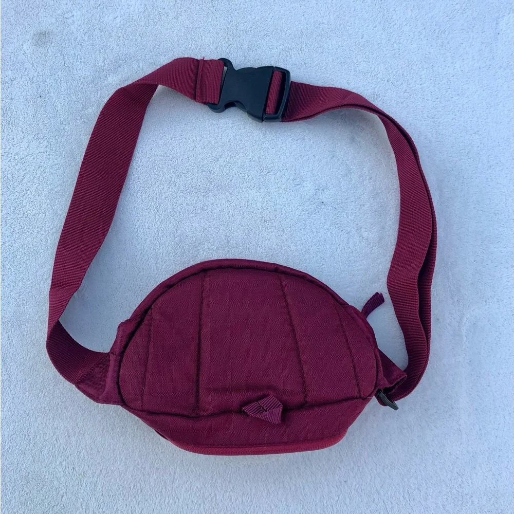 Quest Small Recreational Waist Bag Reflective Strip Adjustable Strap Running